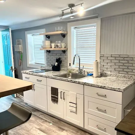 1 Bedroom, Steps To The Beach